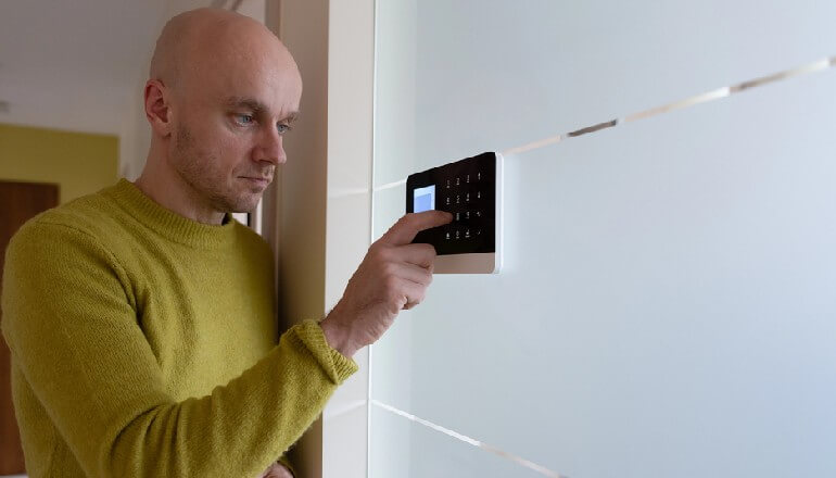 Leeds Insurance Approved Alarms: Meeting Insurance Requirements and Reducing Commercial Risk